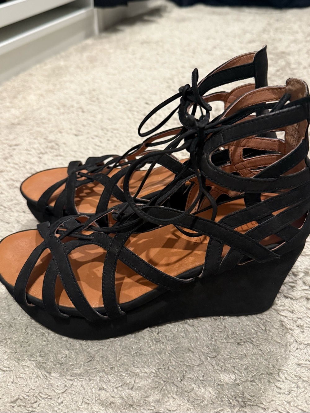 Gentle souls by Kenneth Cole - joy lace up wedges